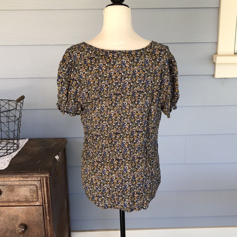 Women’s Pattern Blouse - Picture 7 of 7